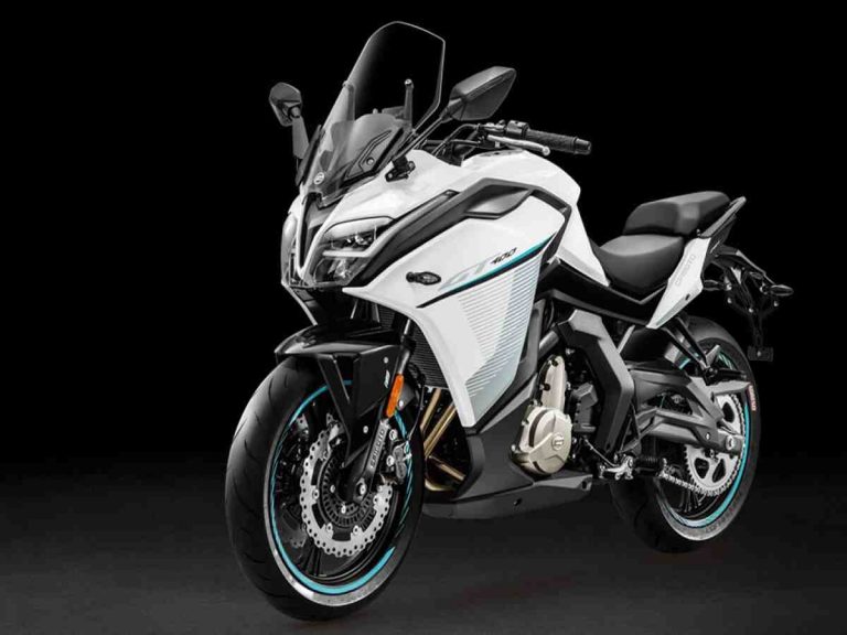 CFMoto 400GT 1